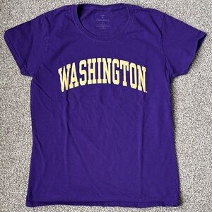 University of Washington Women's Tee in Purple Size M